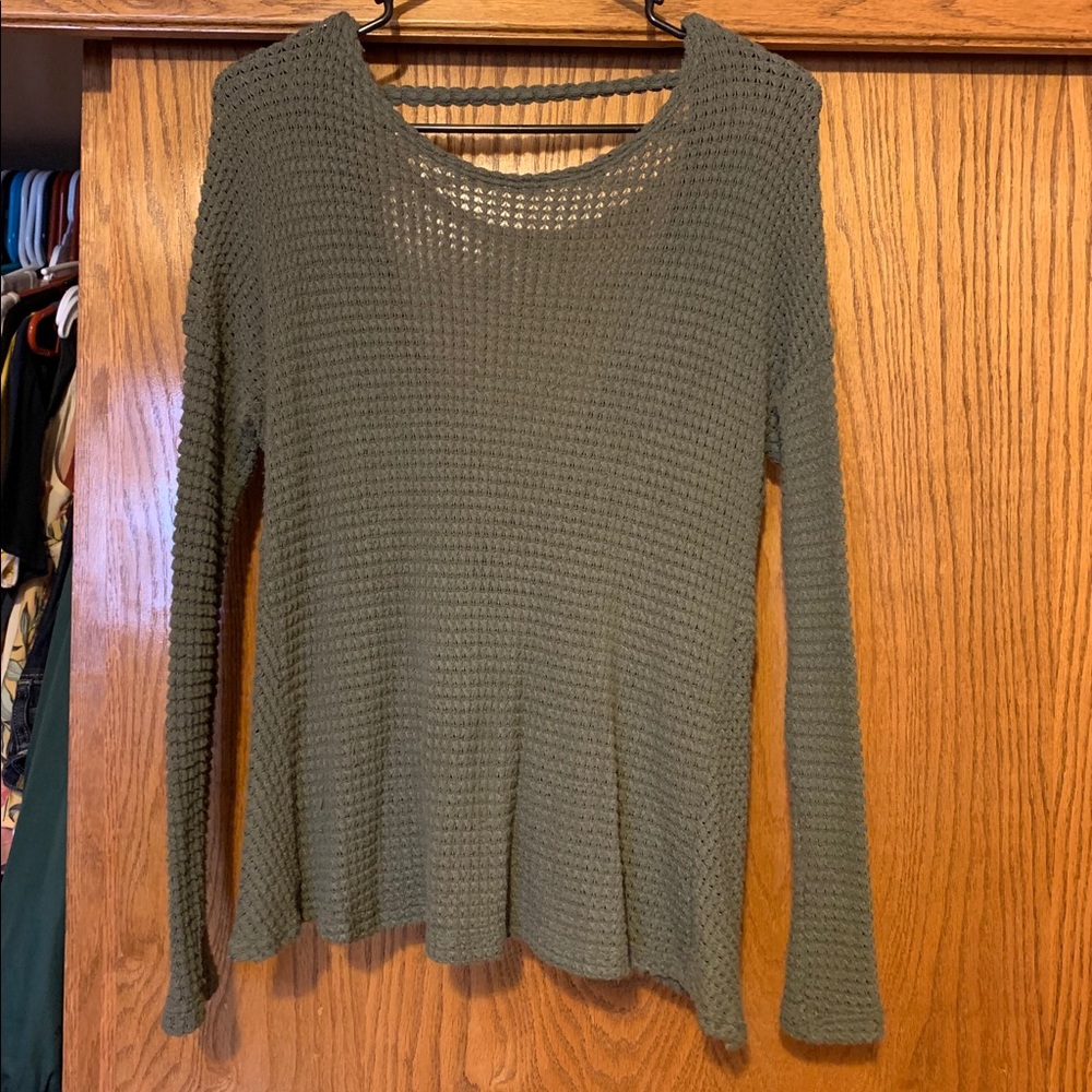 Green knitted long sleeve